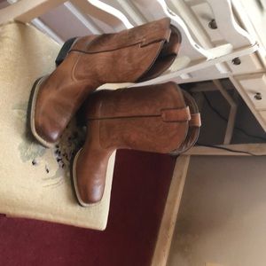 Women’s Nocona western boots. Brown size 8 1/2.